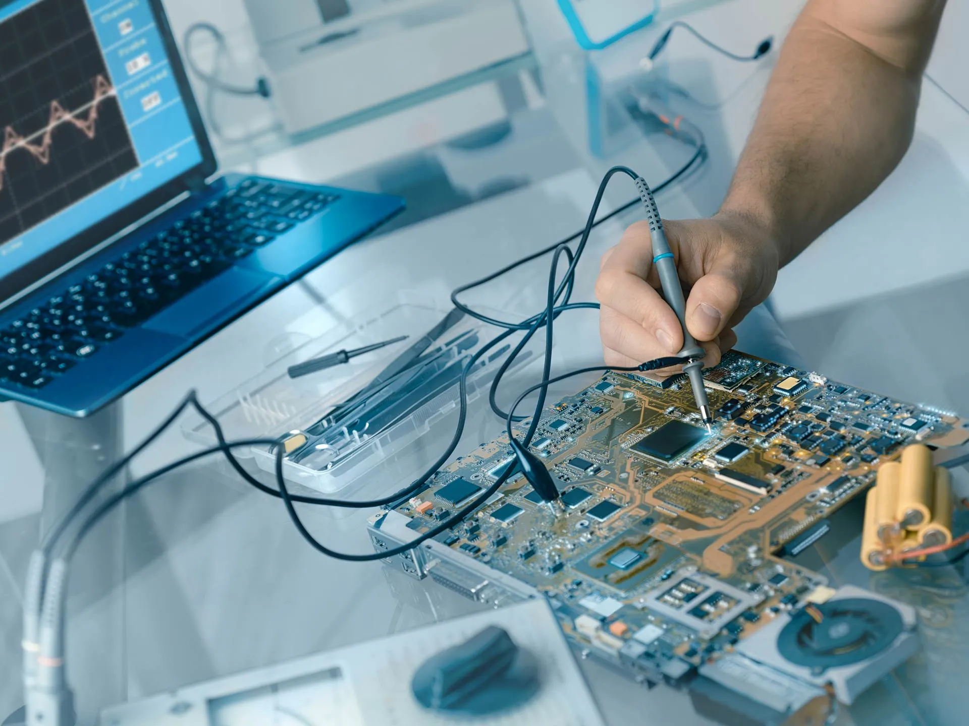 Electrical inspection of a printed circuit board at Gestlabs