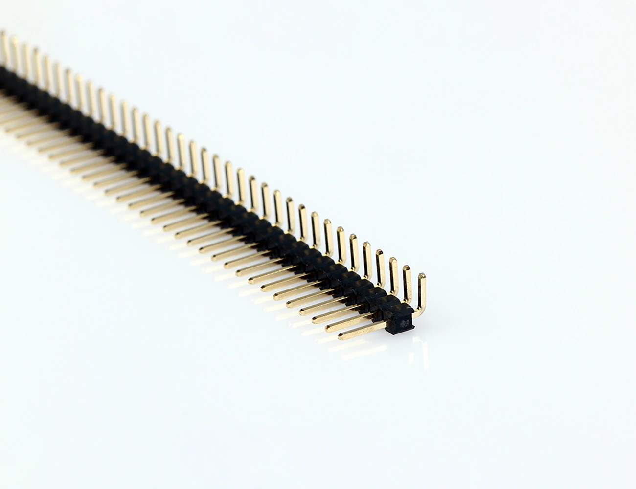 1x40 Pin 2.54mm Single Row DIP Pcb Type Right Angle Male Pin Header