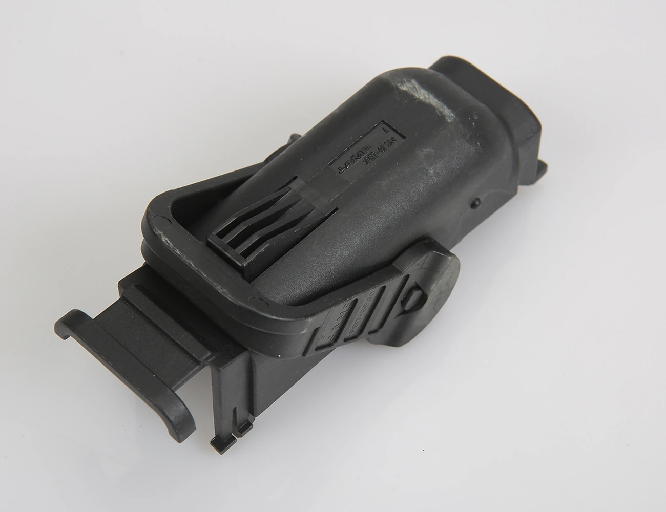 81 Pin Connector (A) HNGR Cap