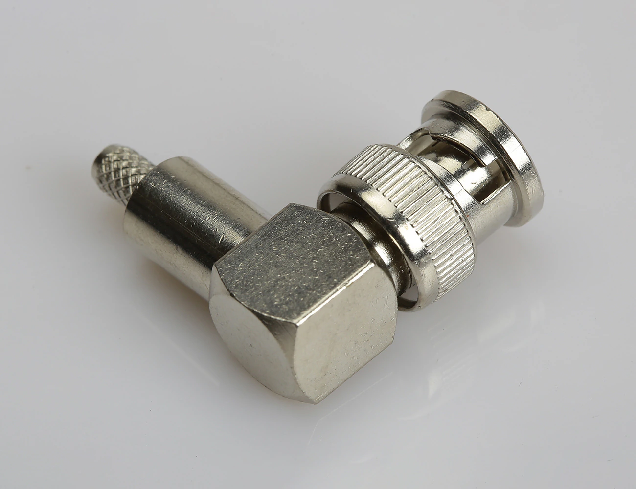 BNC Male Crimp Type 90° RG58