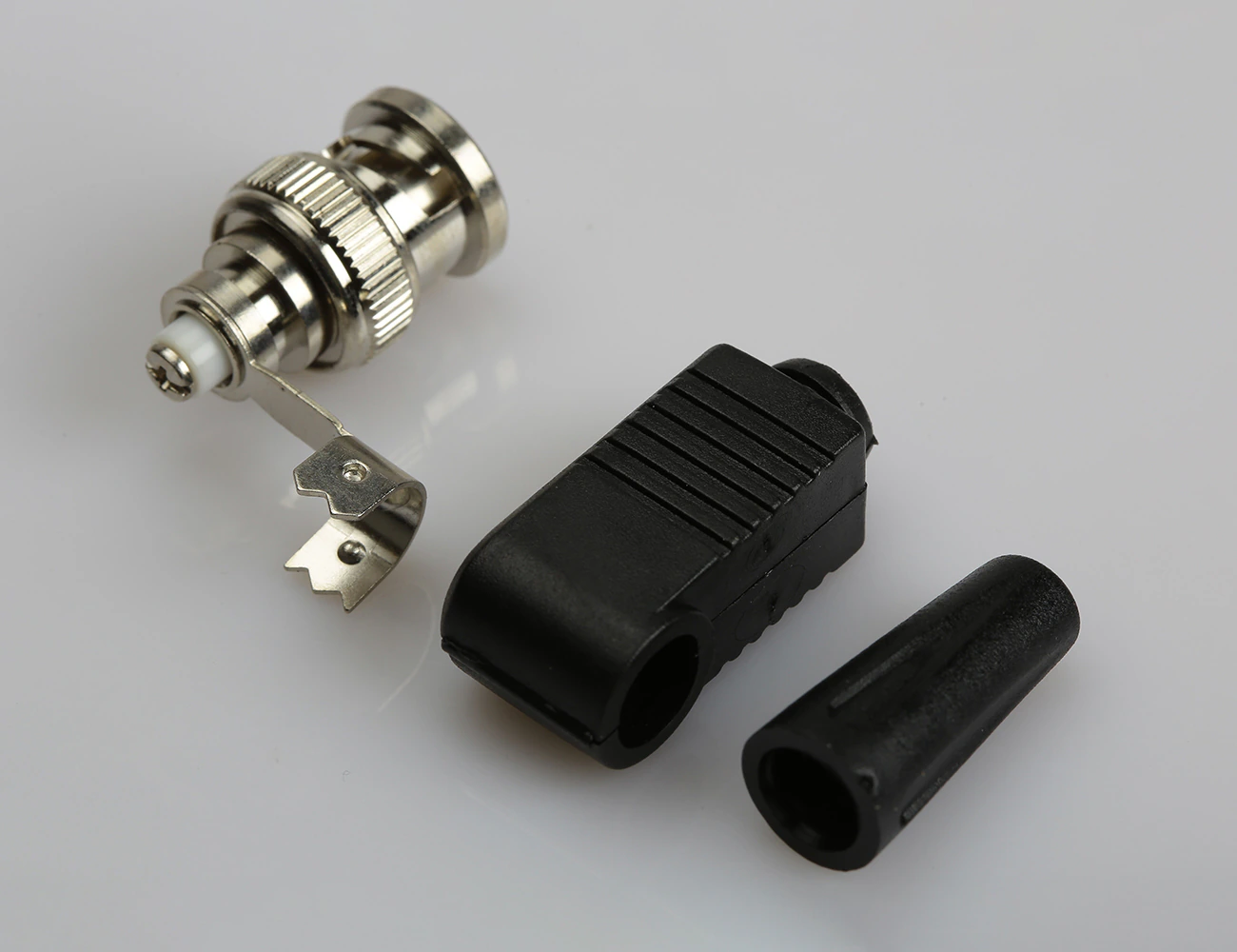 BNC Male Screw Type 90°