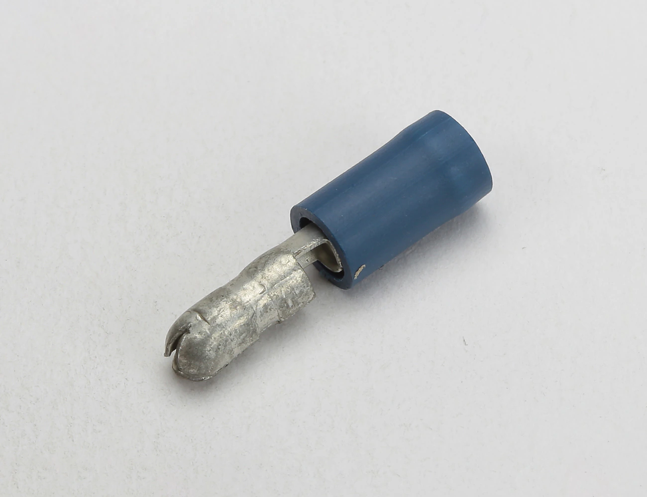 MPNYD2-156 Male Isolated Terminal Insulated Crimp Butt